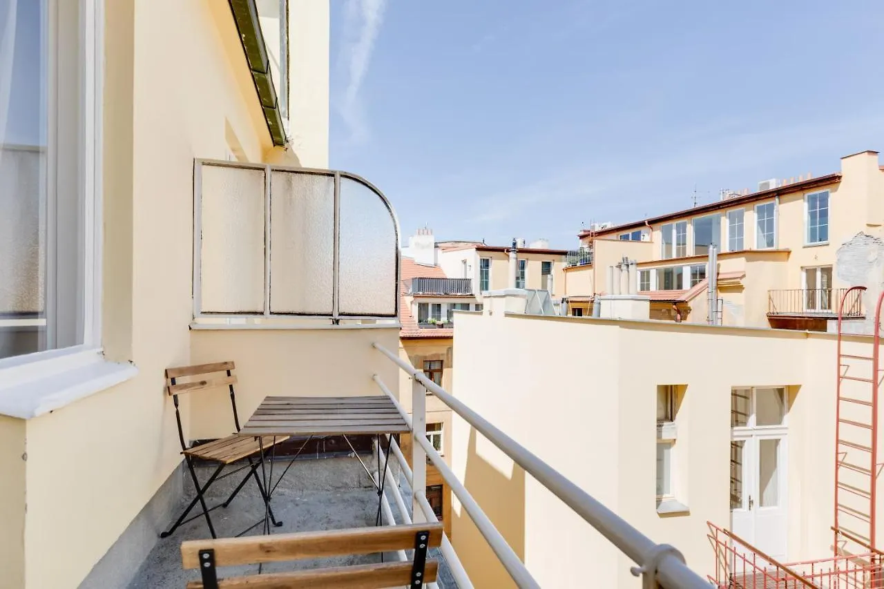 Riben House Prague Aparthotel