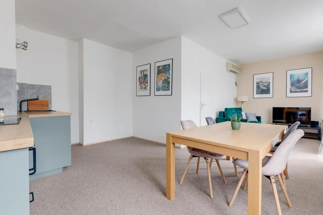 Riben House Prague Aparthotel