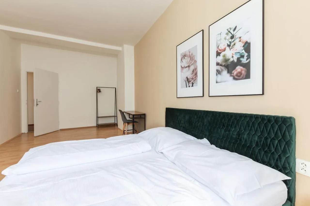 Riben House Prague Aparthotel