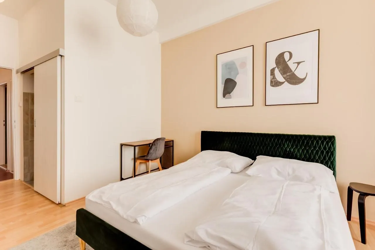 Riben House Prague Aparthotel