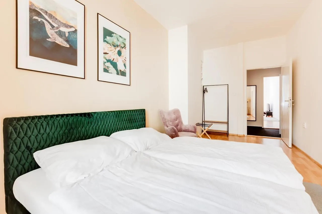 Riben House Prague Aparthotel